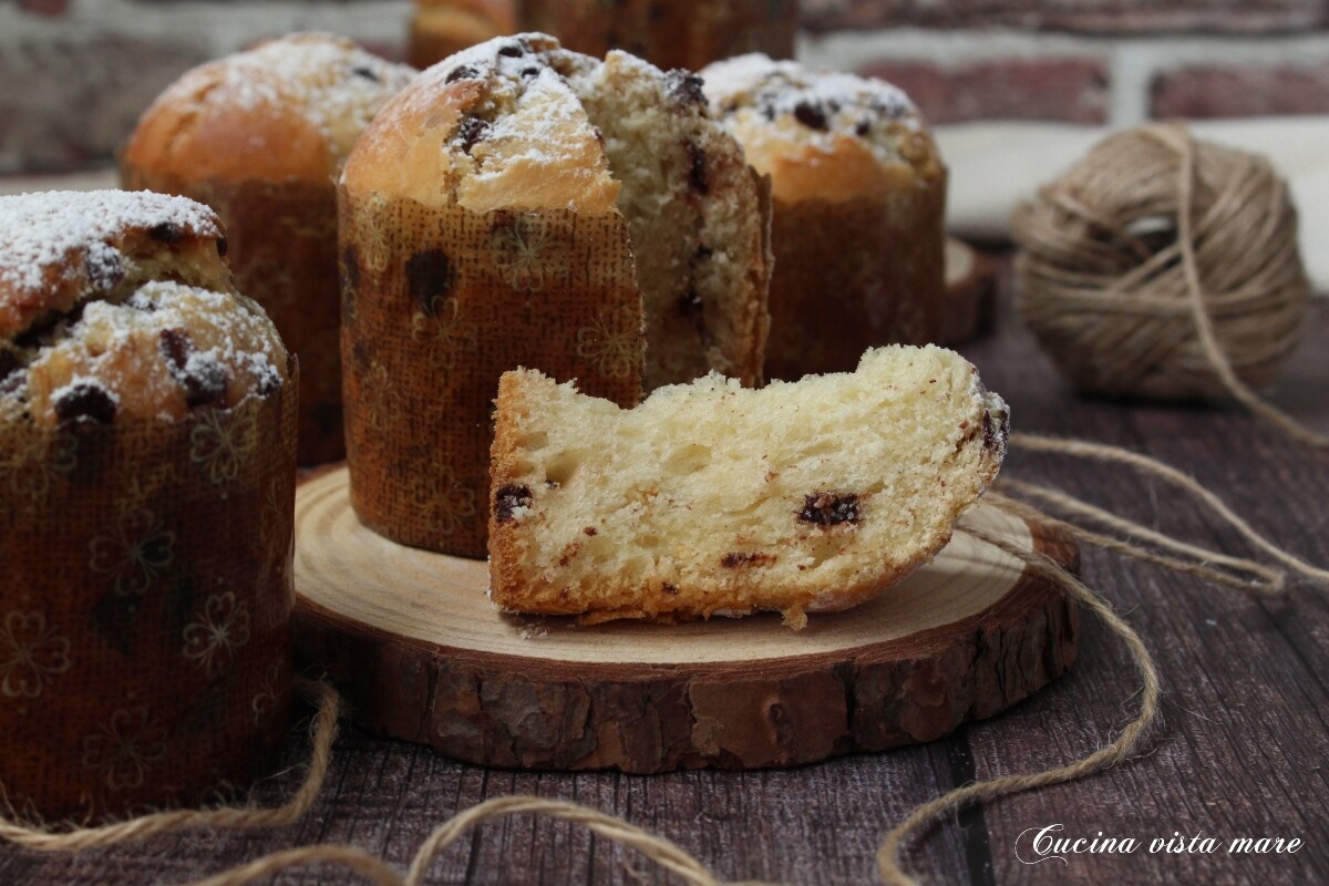 Petits panettones aux pépites de chocolat