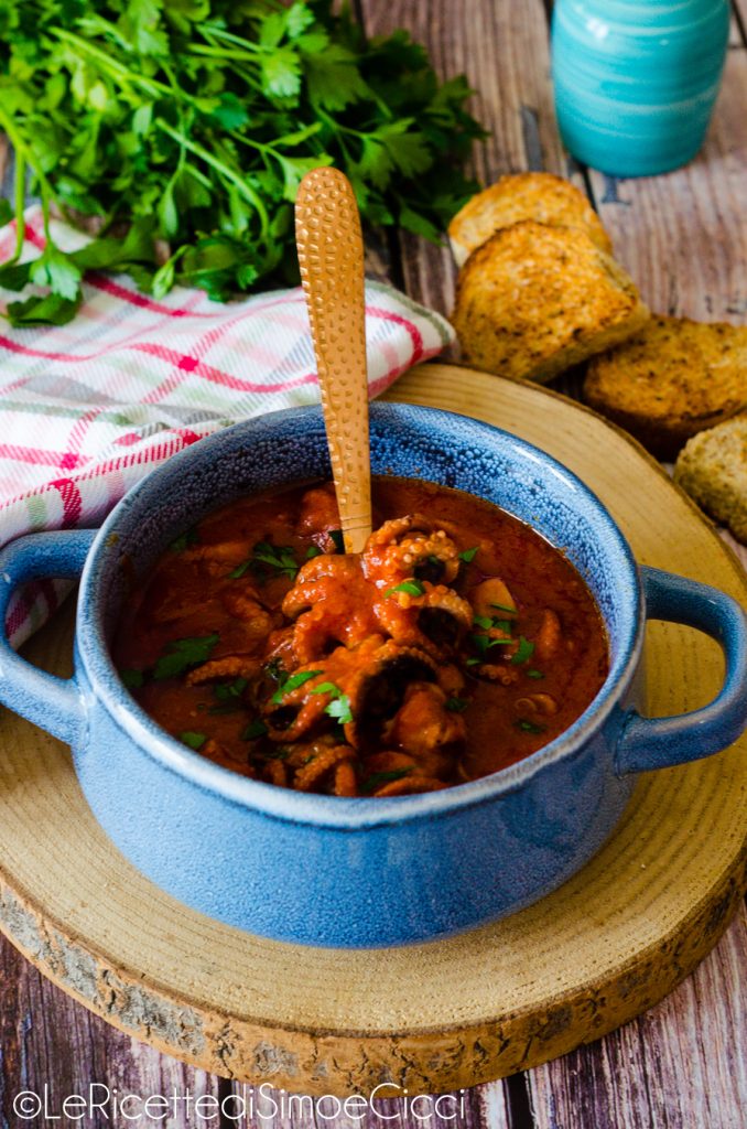 Petits poulpes à l'étouffée