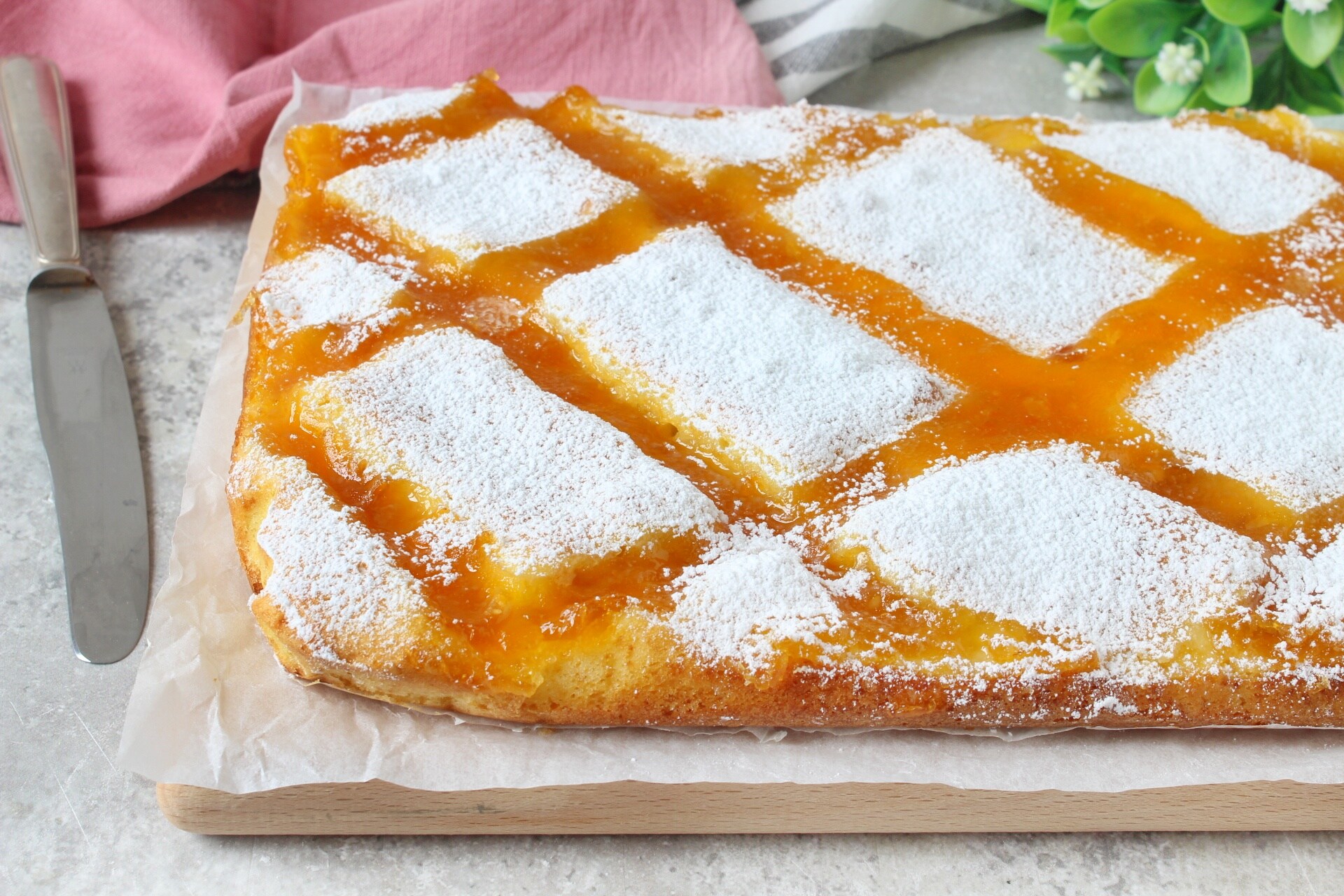 GÂTEAU DUVETEUX À LA CONFITURE