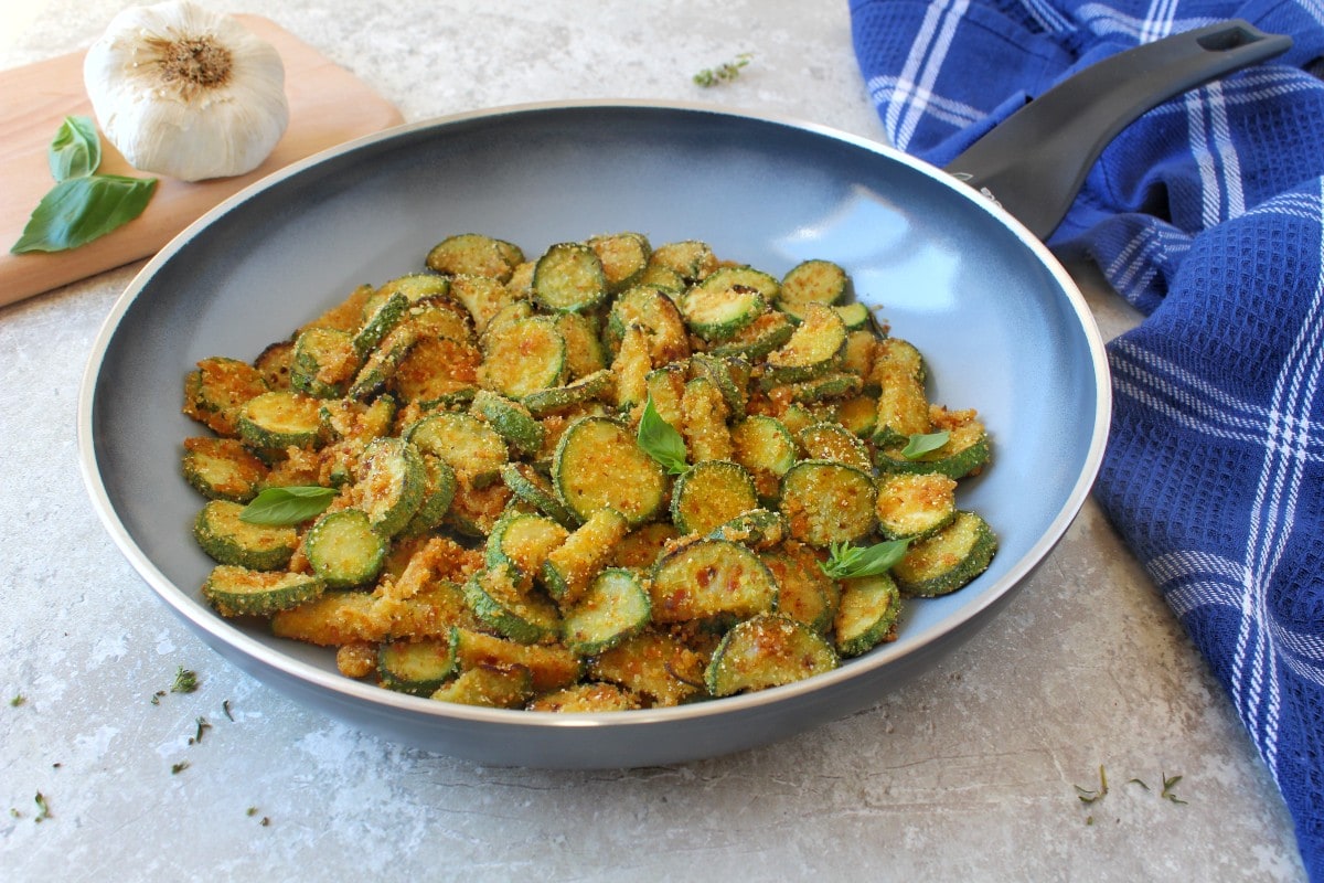 COURGETTES SABLÉES À LA POÊLE