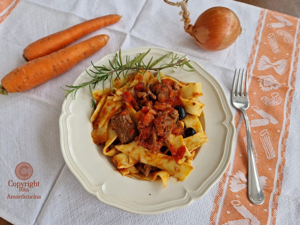 les pappardelle aux œufs avec ragoût de sanglier