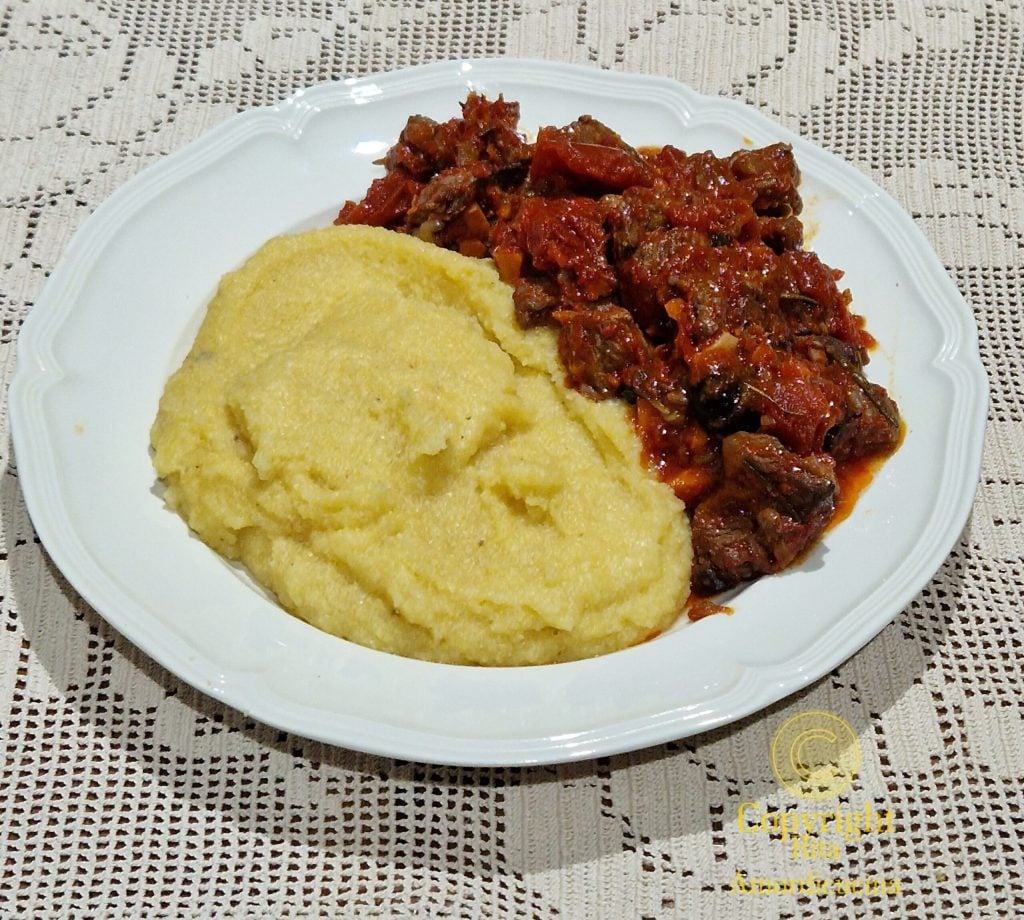 Polenta avec ragoût de sanglier