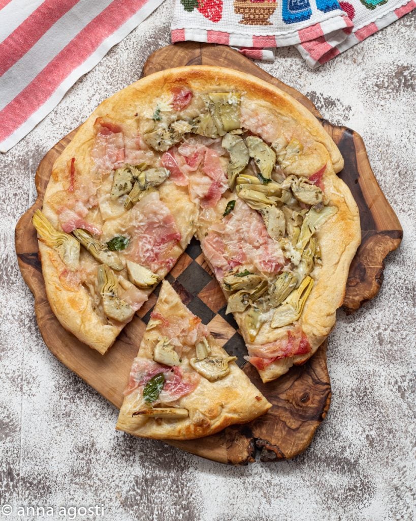 Pizza renversée artichauts et pancetta ou pizza tatin