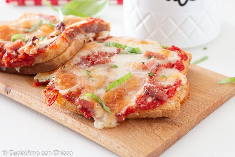 Pizza toast