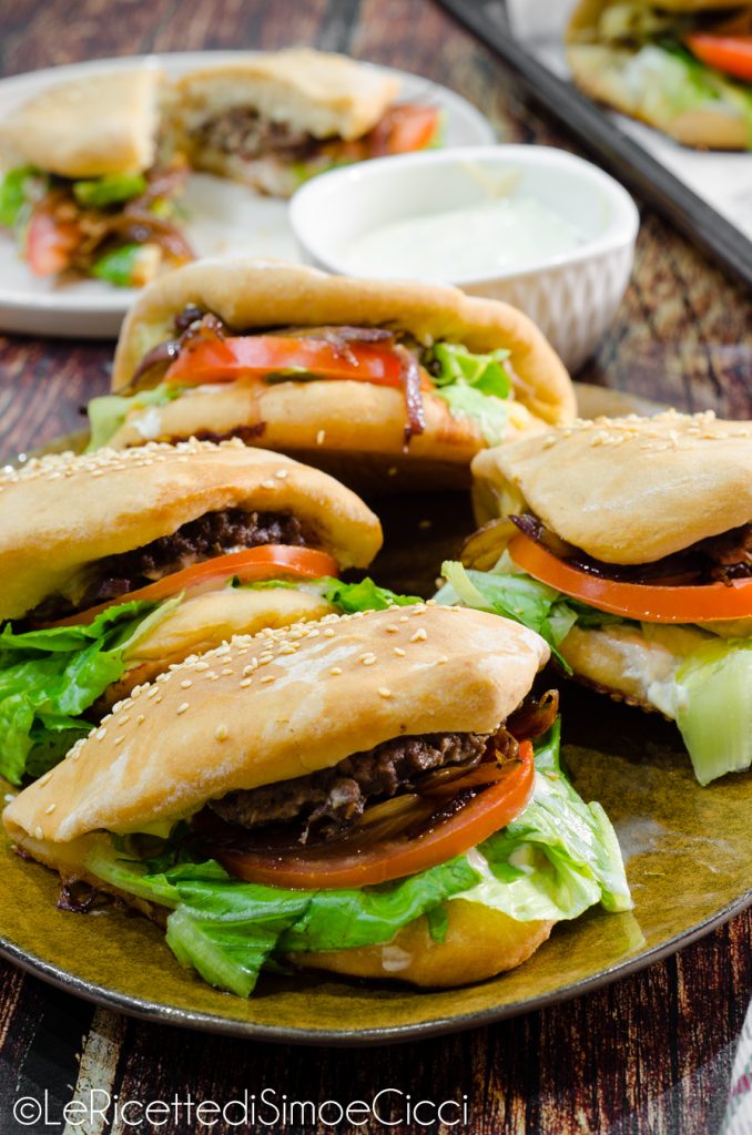 Petits pains farcis au four