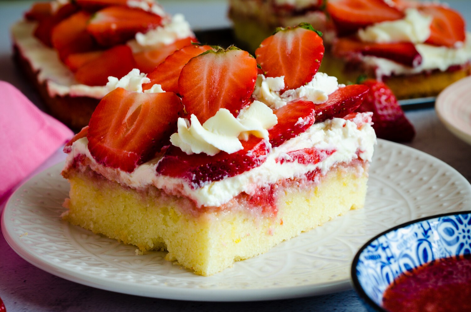 Poke cake aux fraises