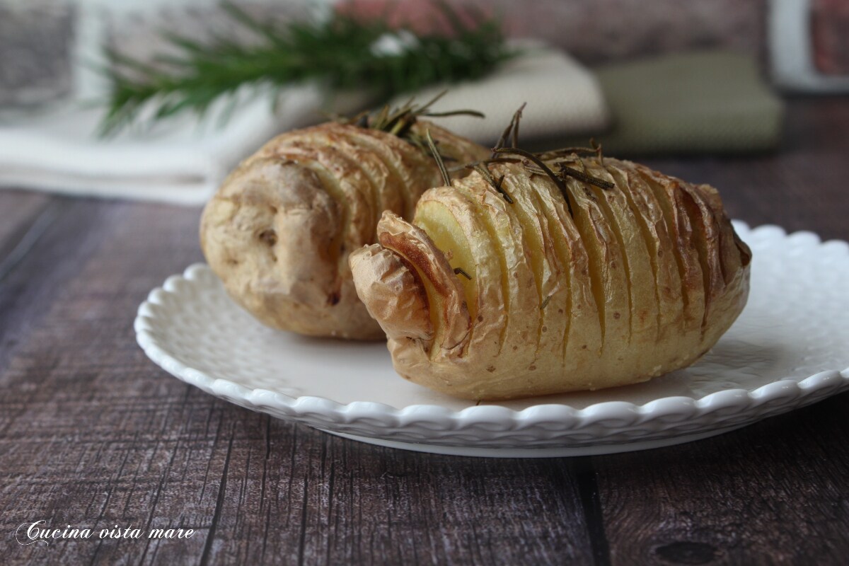 Pommes de terre à l’accordéon à la friteuse à air