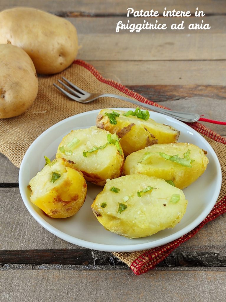 Pommes de terre entières à la friteuse à air