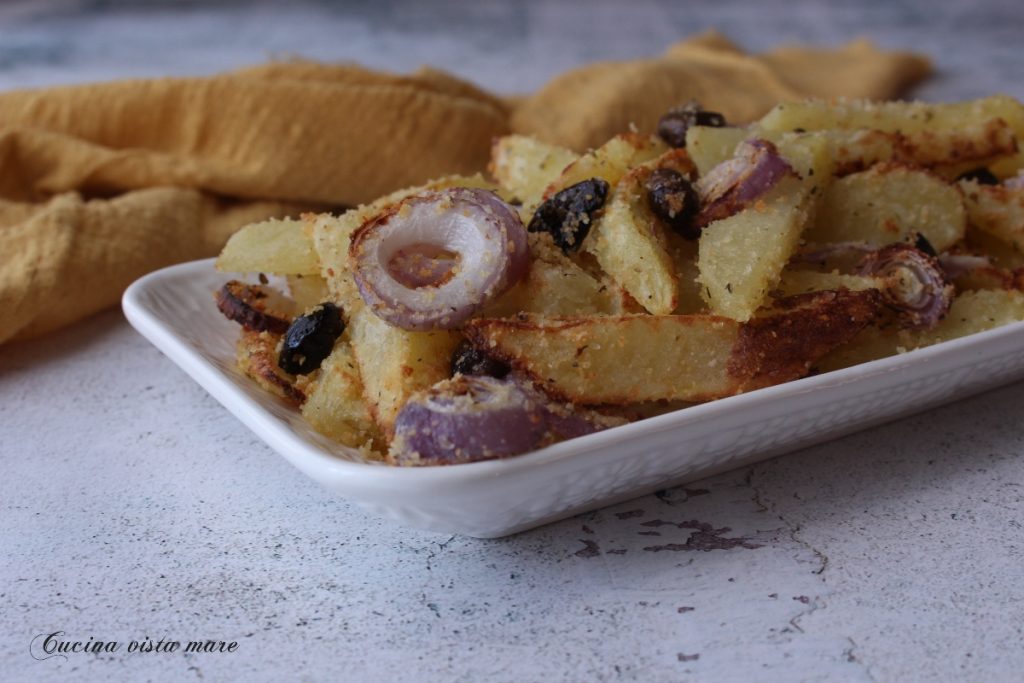 Pommes de terre savoureuses à la friteuse à air Cuisine vue sur mer