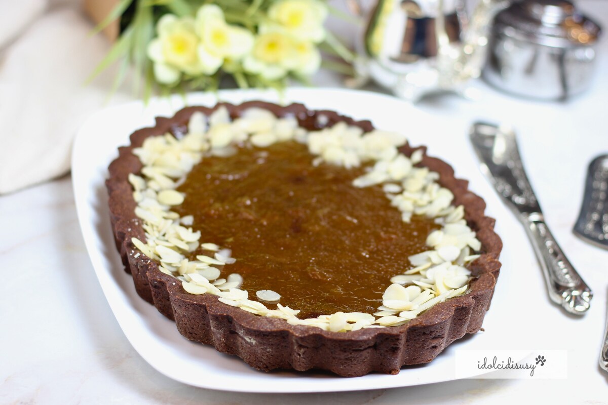 Tarte au cacao avec confiture