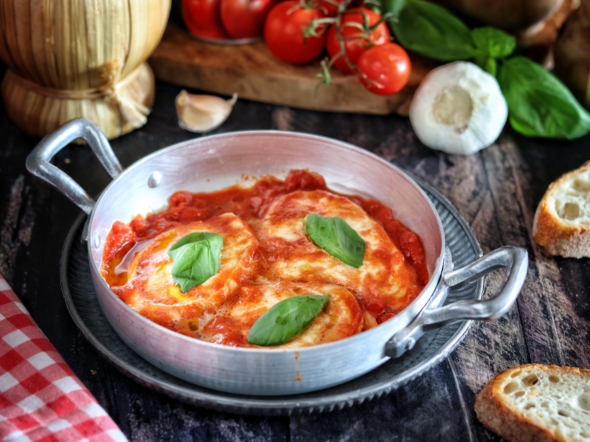 Provola à la sauce tomate