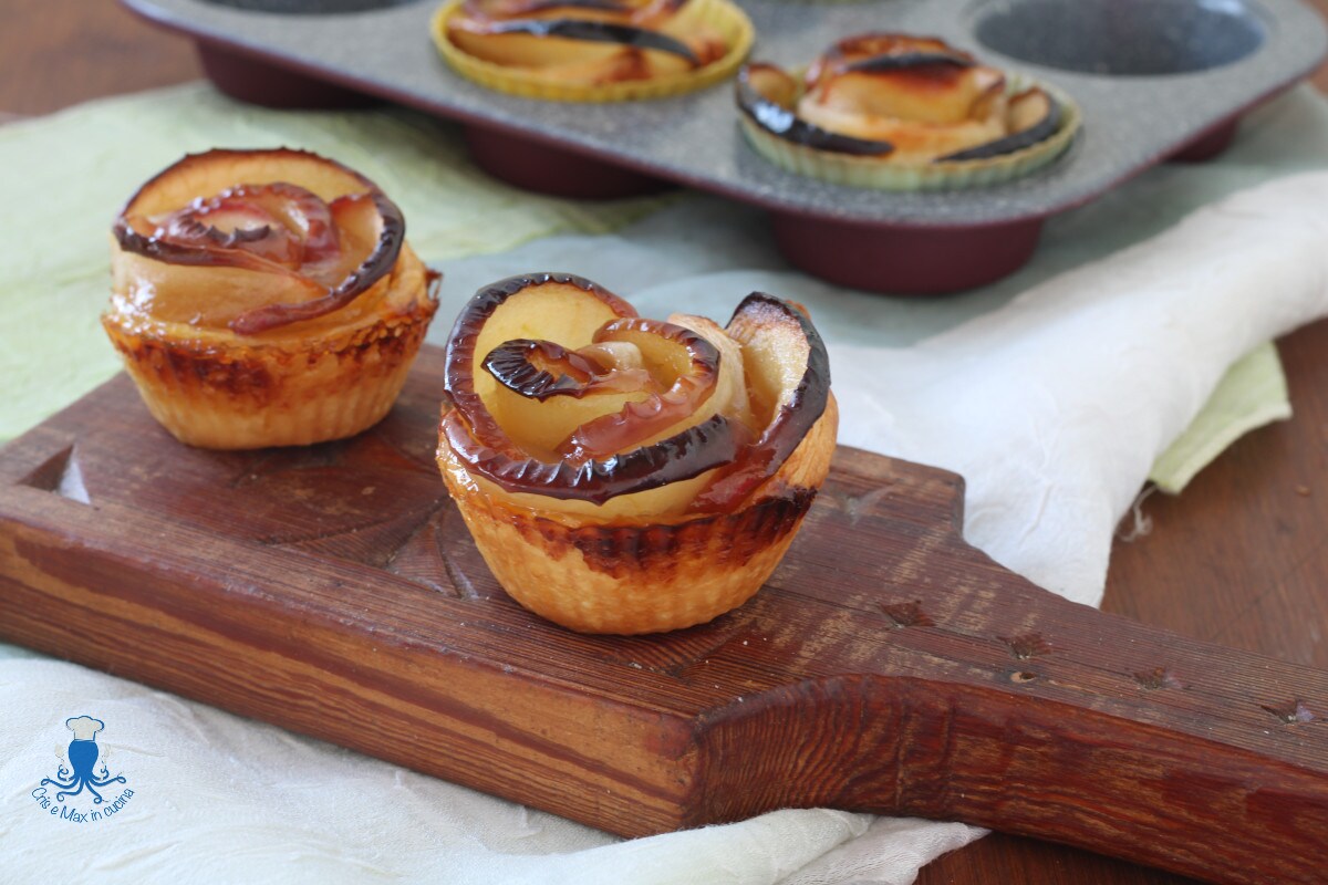 Roses de pâte feuilletée aux pommes et à la cannelle, recette étape par étape.