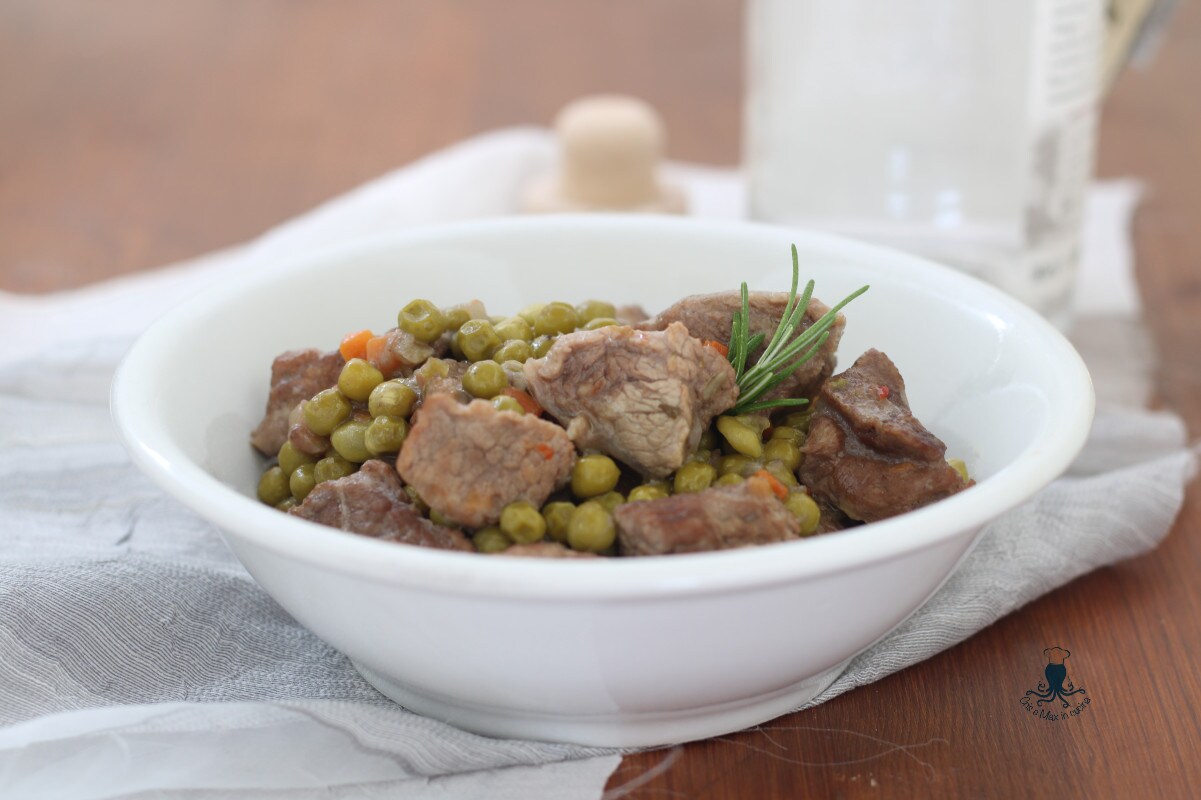 Ragoût de bœuf aux petits pois dans le multicuiseur, avec Moulinex Turbo Cuisine & Fry