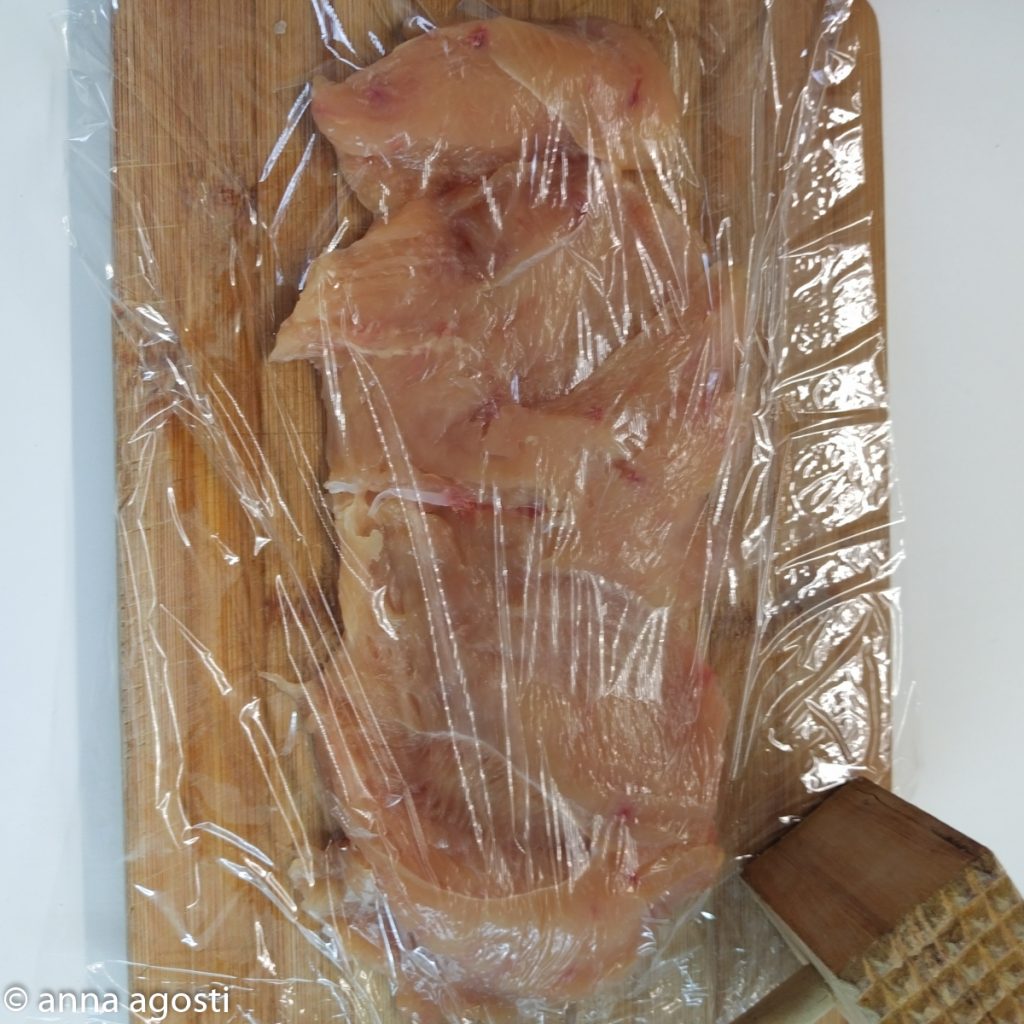 Roulé de poulet enrobé de lard