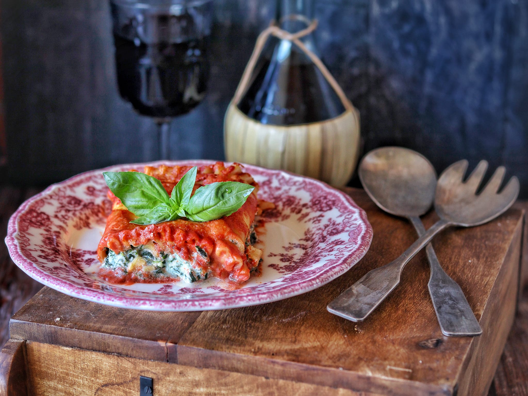 Rouleaux de lasagne avec ricotta, épinards et mozzarella