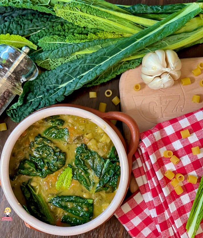 SOUPE de CHOU KALE et POMMES DE TERRE