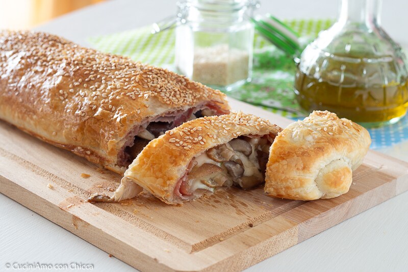 STRUDEL DE PÂTE FEUILLETÉE AUX CHAMPIGNONS ET ASIAGO gourmand et très rapide