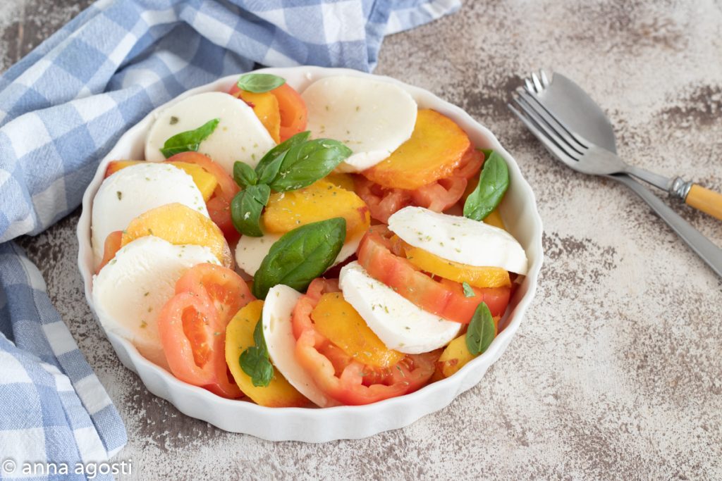 Salade Caprese aux Pêches