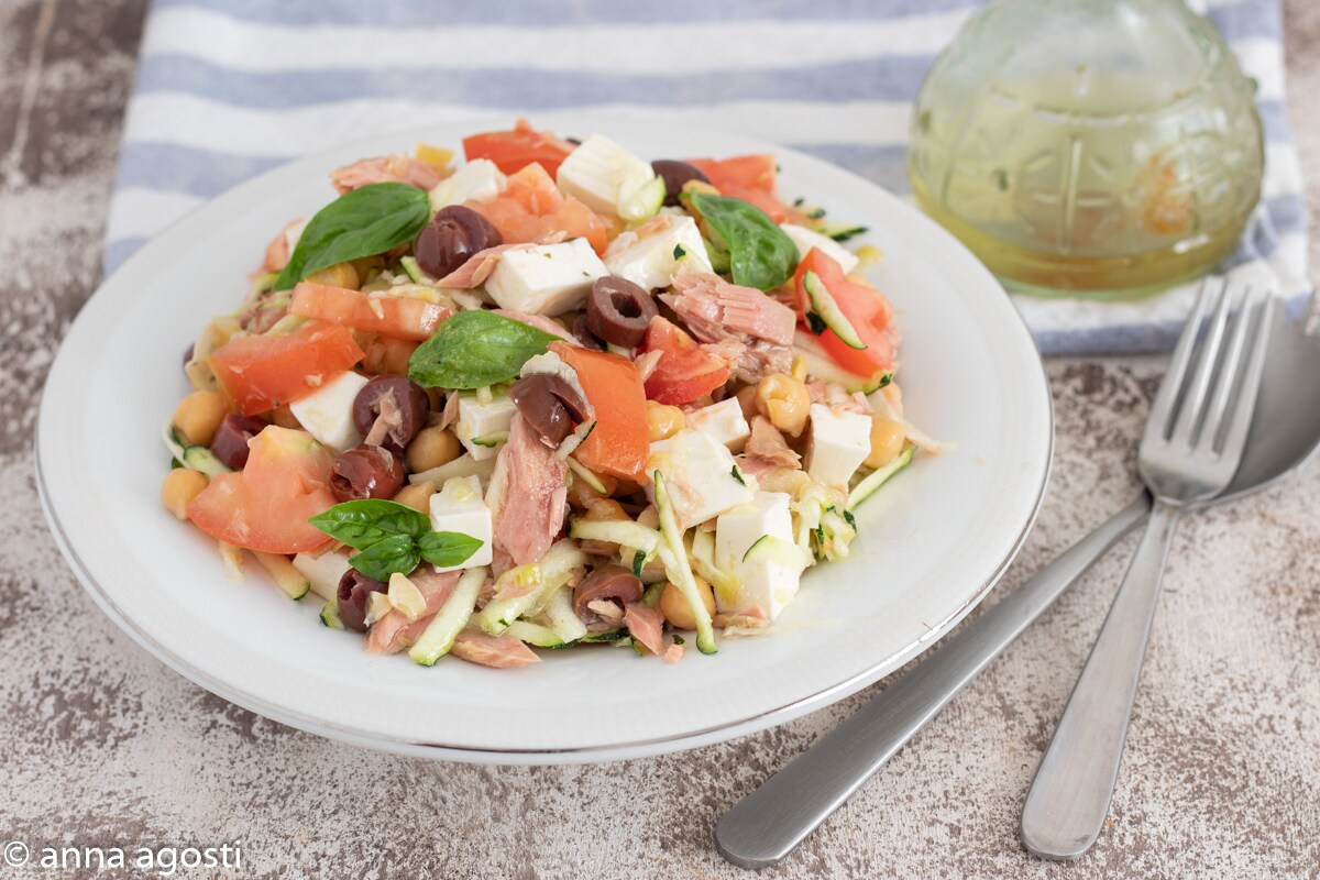 Salade Pois Chiches Thon et Feta grecque
