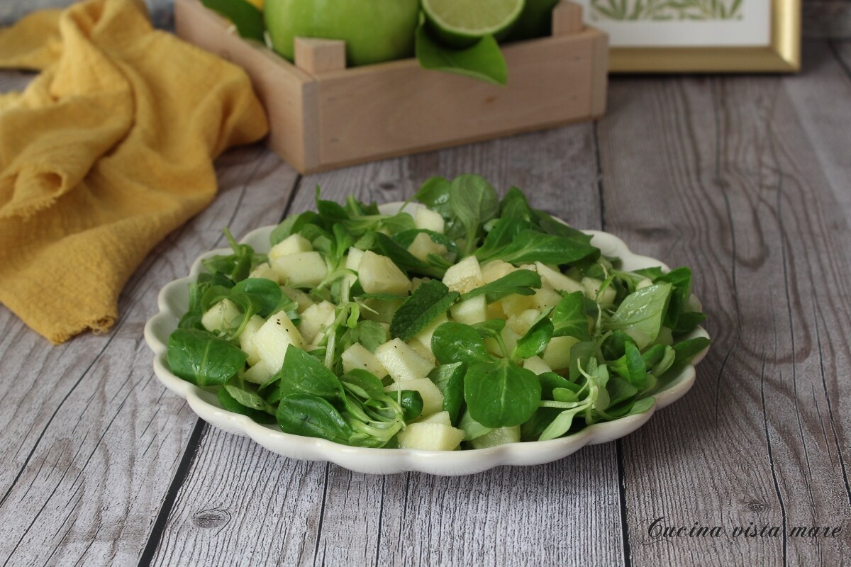 Salade de mâche et fruits