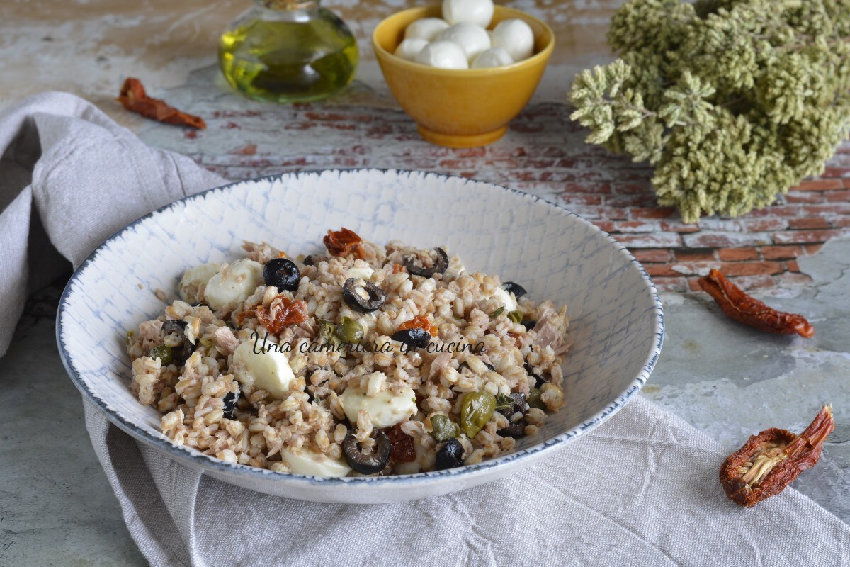 Salade d’épeautre avec thon mozzarella et tomates séchées