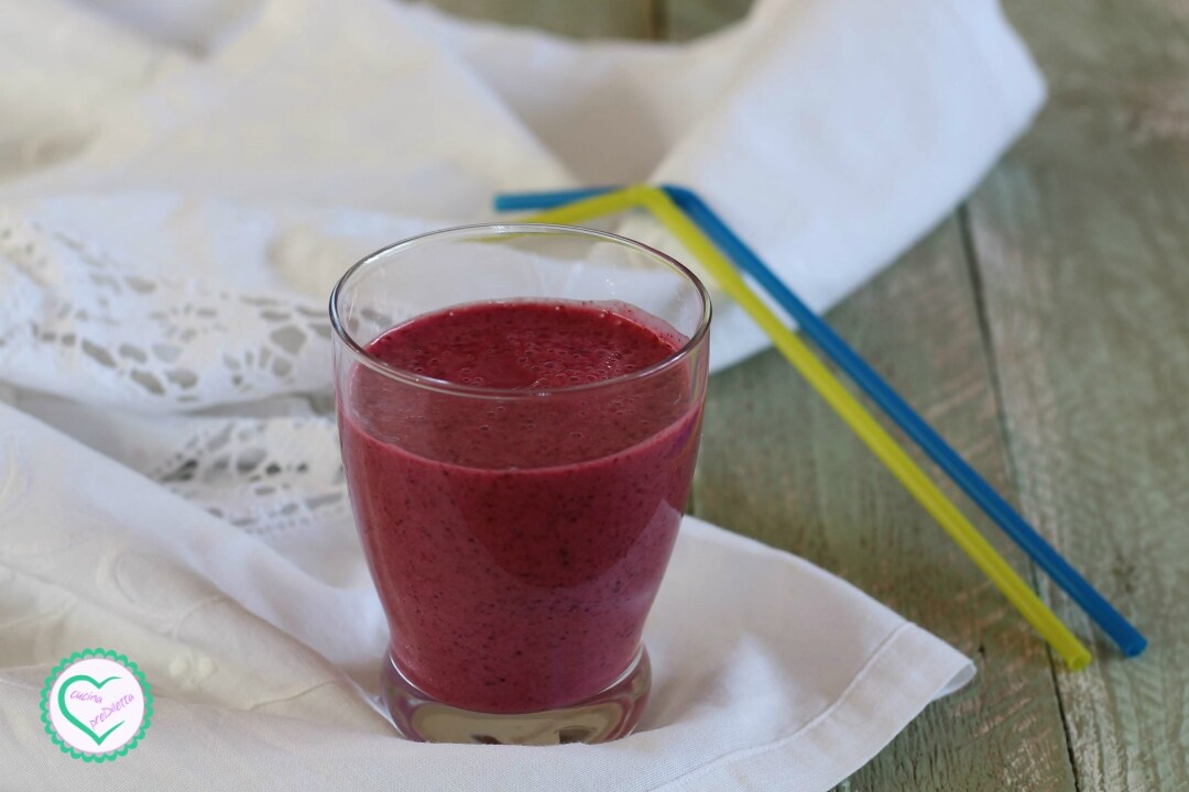 Smoothie aux fruits des bois