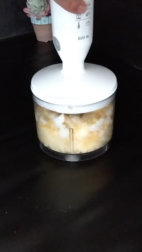 verres en chocolat avec crème