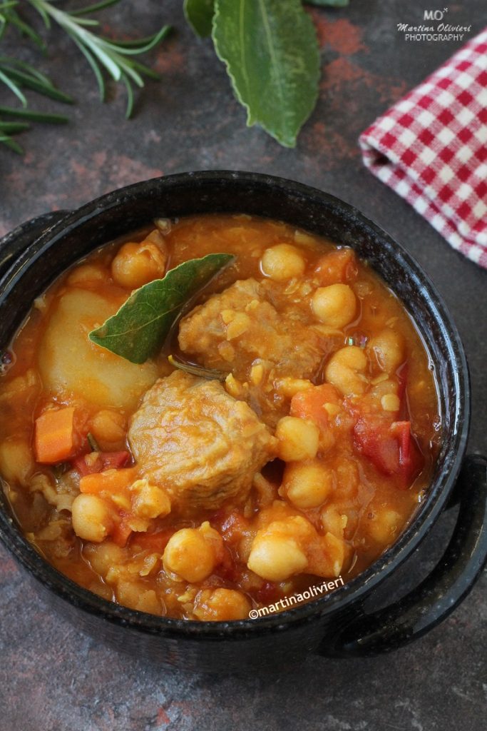 Soupe de ragoût et pois chiches