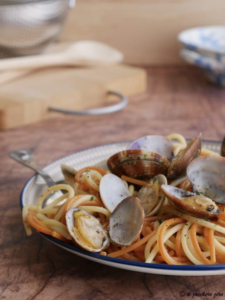 Spaghetti ail, huile et piment et palourdes