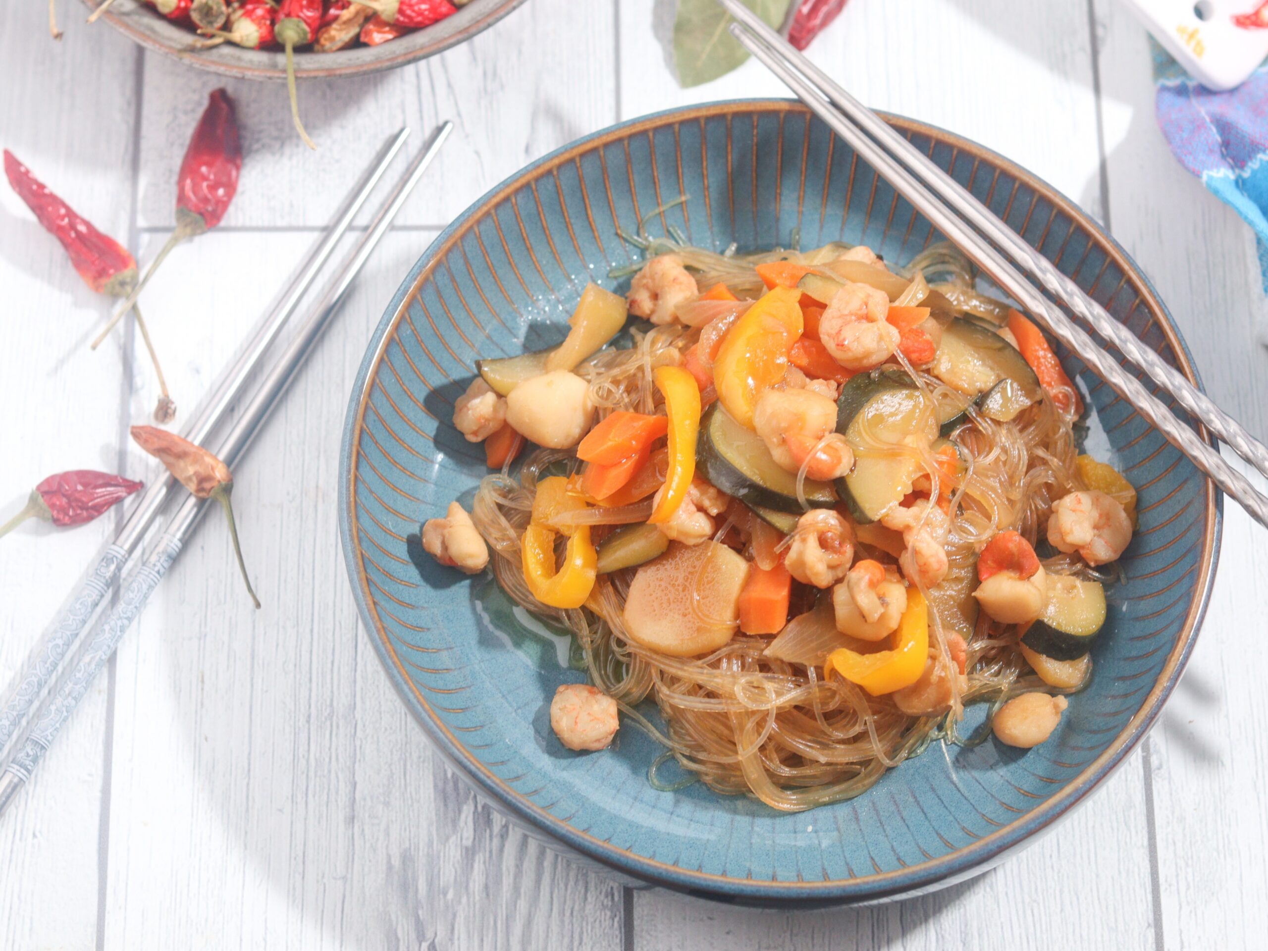 Spaghetti de soja crevettes et coquilles Saint-Jacques