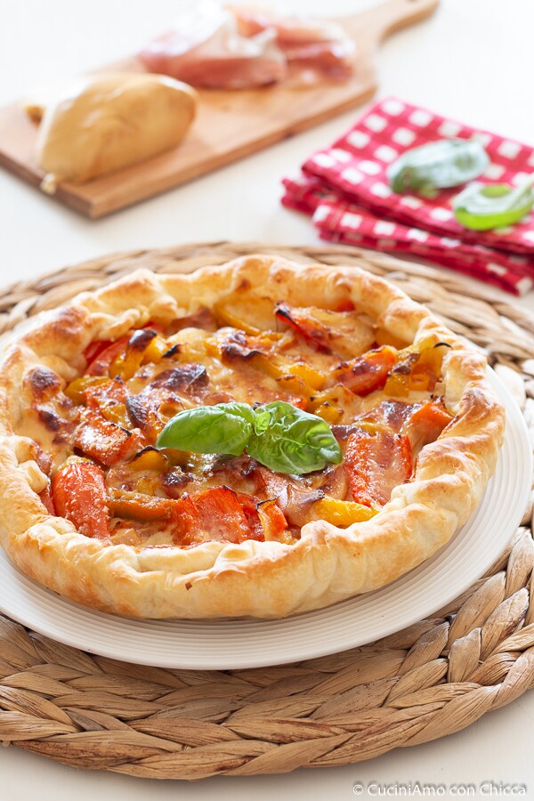 TARTE SALÉE AUX POIVRONS ET SCAMORZA