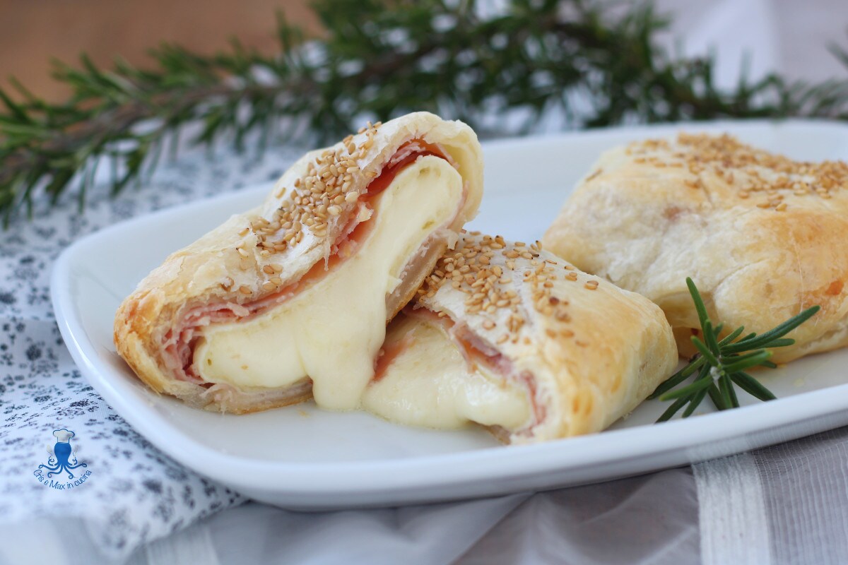 Tomini en croûte, recette salée avec la pâte feuilletée étape par étape.