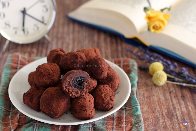 Truffes au chocolat et griottes