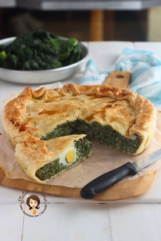 Torta Pasqualina : recette savoureuse de Pâques avec des épinards, ricotta et œufs, facile parfaite en tranches pour votre menu traditionnel de Pâques