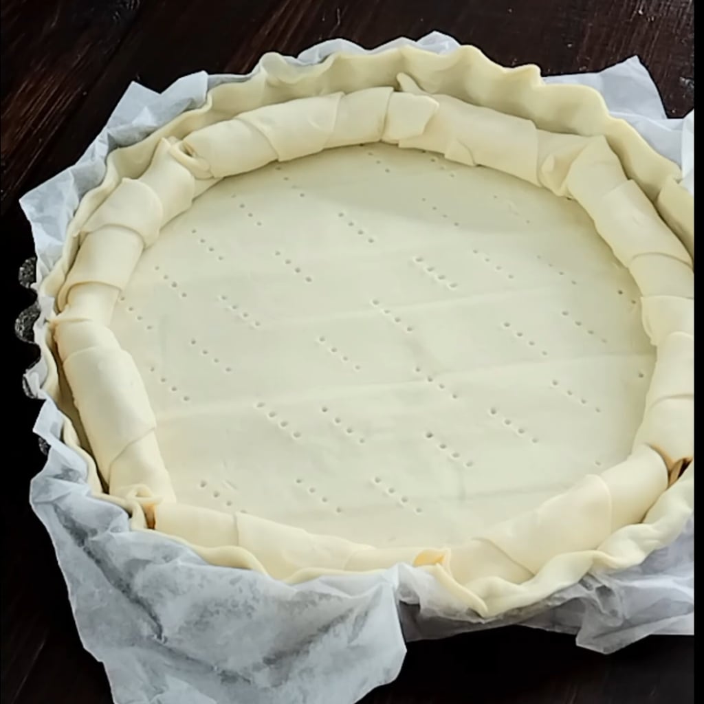 Tarte salée feuilletée avec croissants fondants