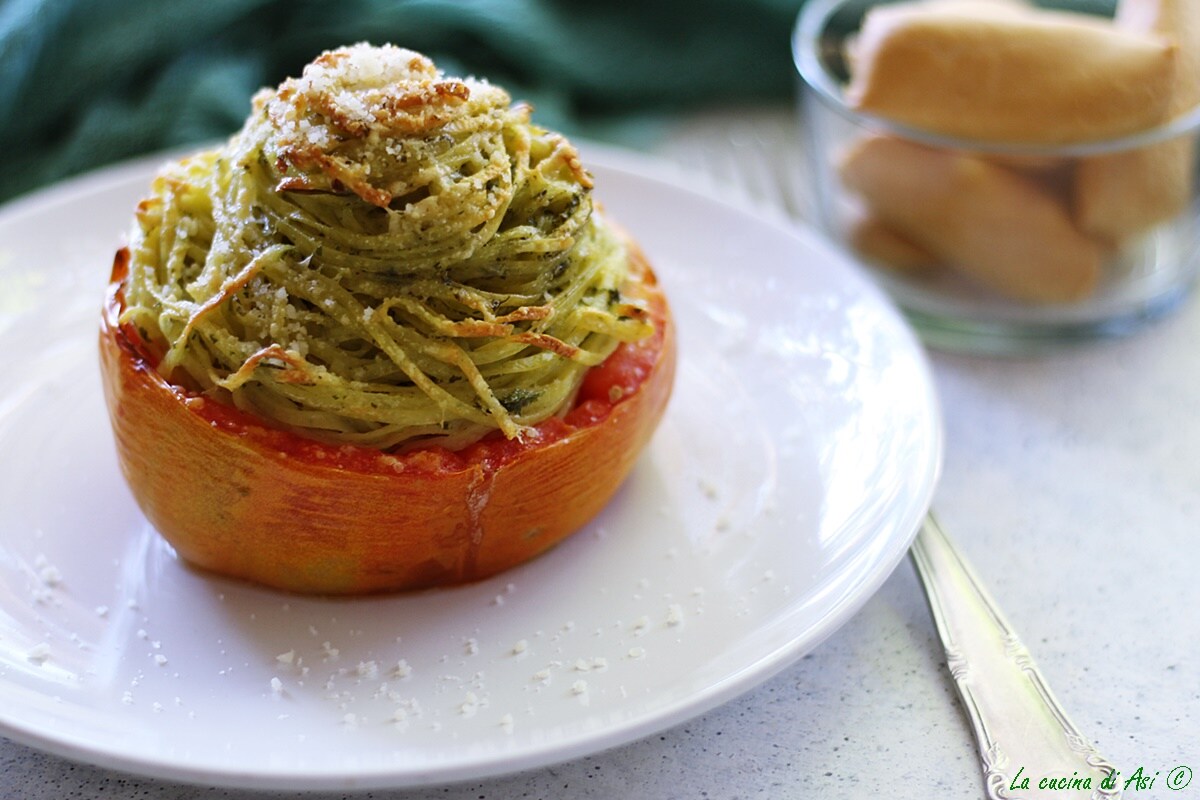 Tomates avec tagliolinis aux herbes