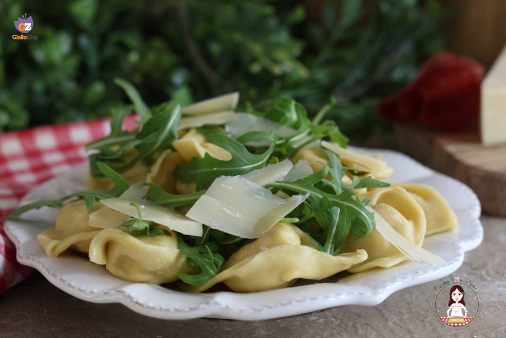 Tortelli de bresaola avec roquette et parmesan