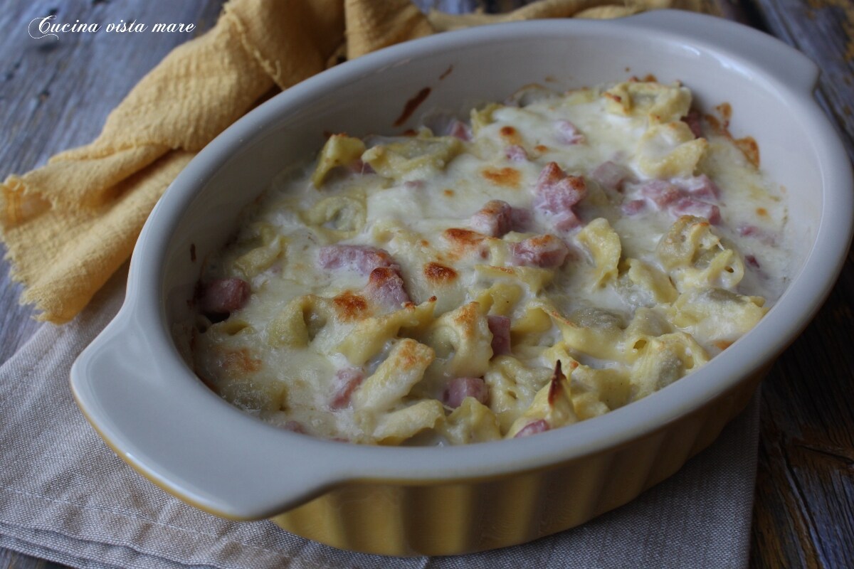Tortellini gratinés au jambon et parmesan