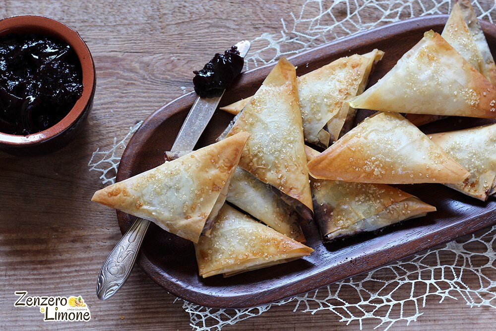 Triangles de pâte filo à la confiture