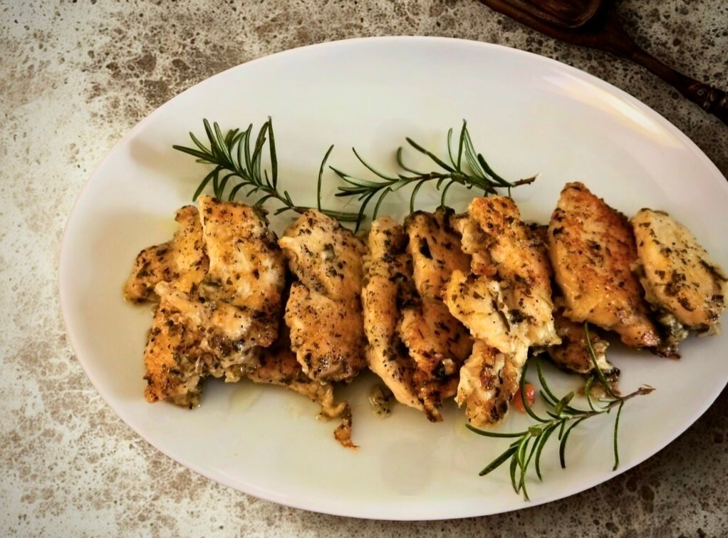 ÉMINCÉ DE POULET AUX HERBES
