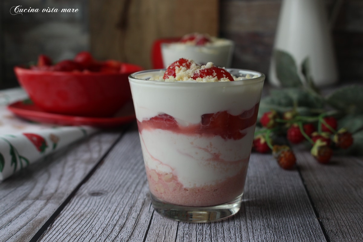 Verrines yaourt et fraises