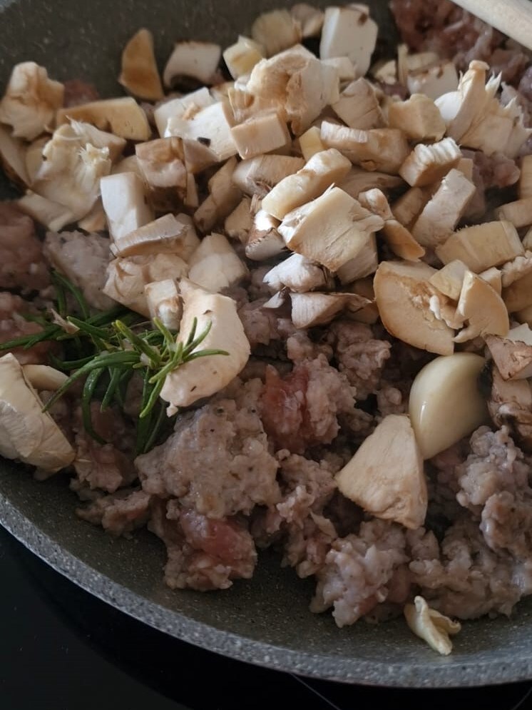champignons et saucisse