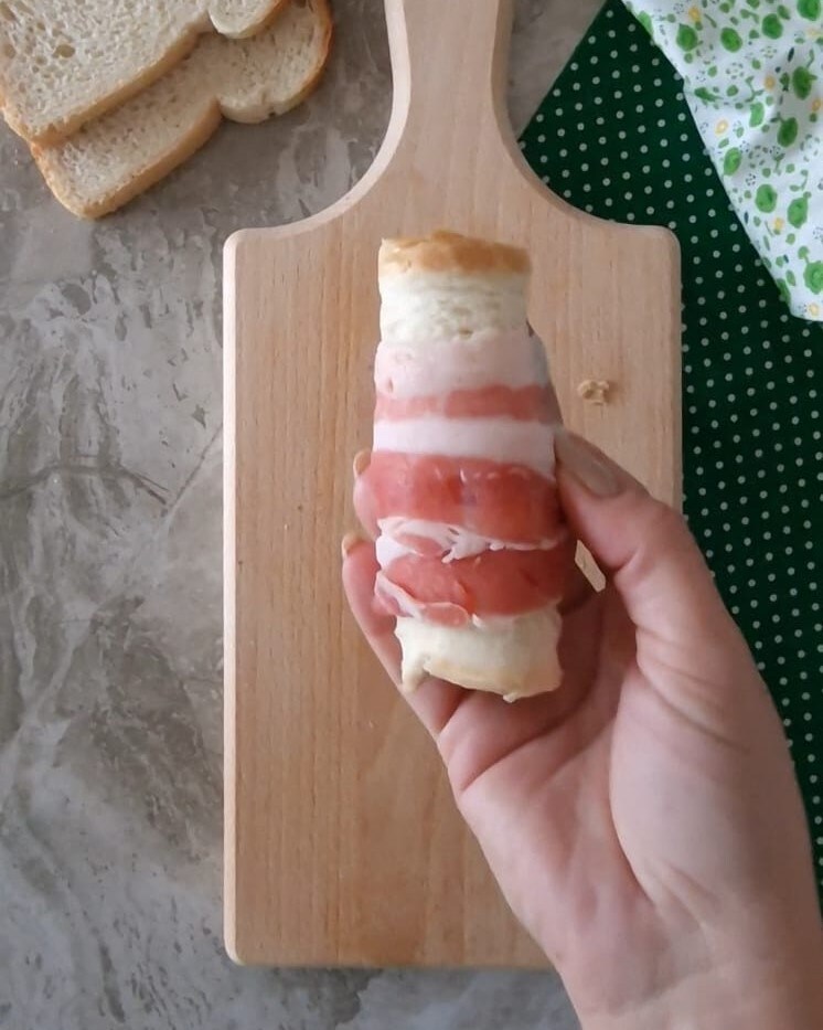 Roulés de pain avec bacon
