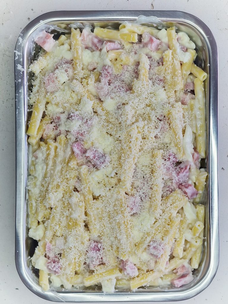 Ziti au four avec jambon et mozzarella