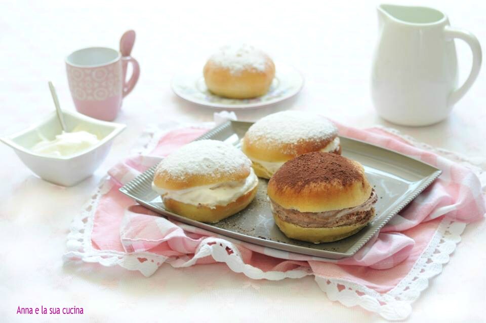 Brioches nuages fourrées à la crème double saveur