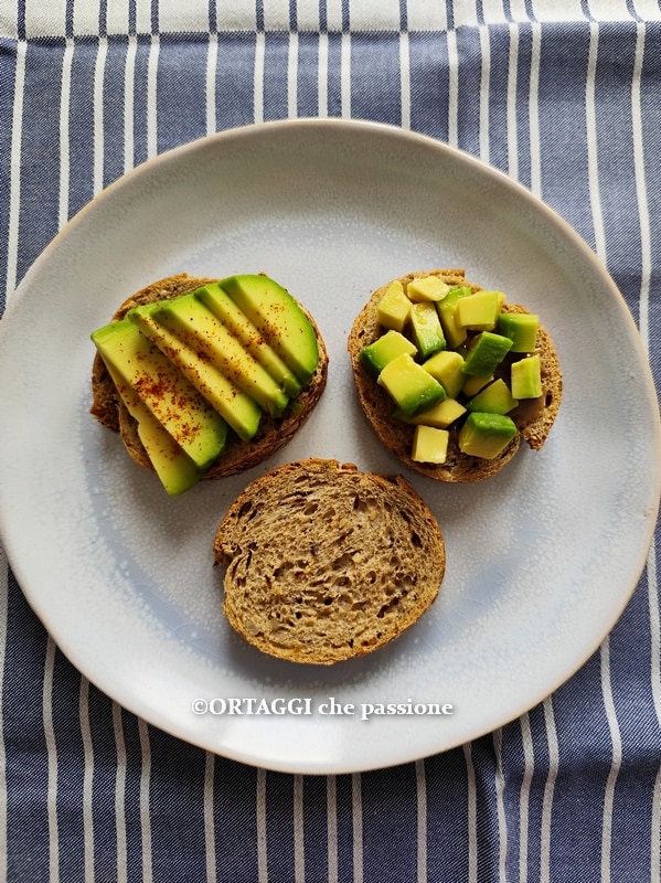 avocado toast avec dés d'avocat