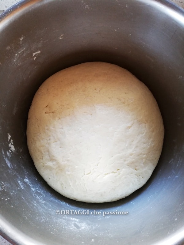 pâte focaccias au mascarpone après levée