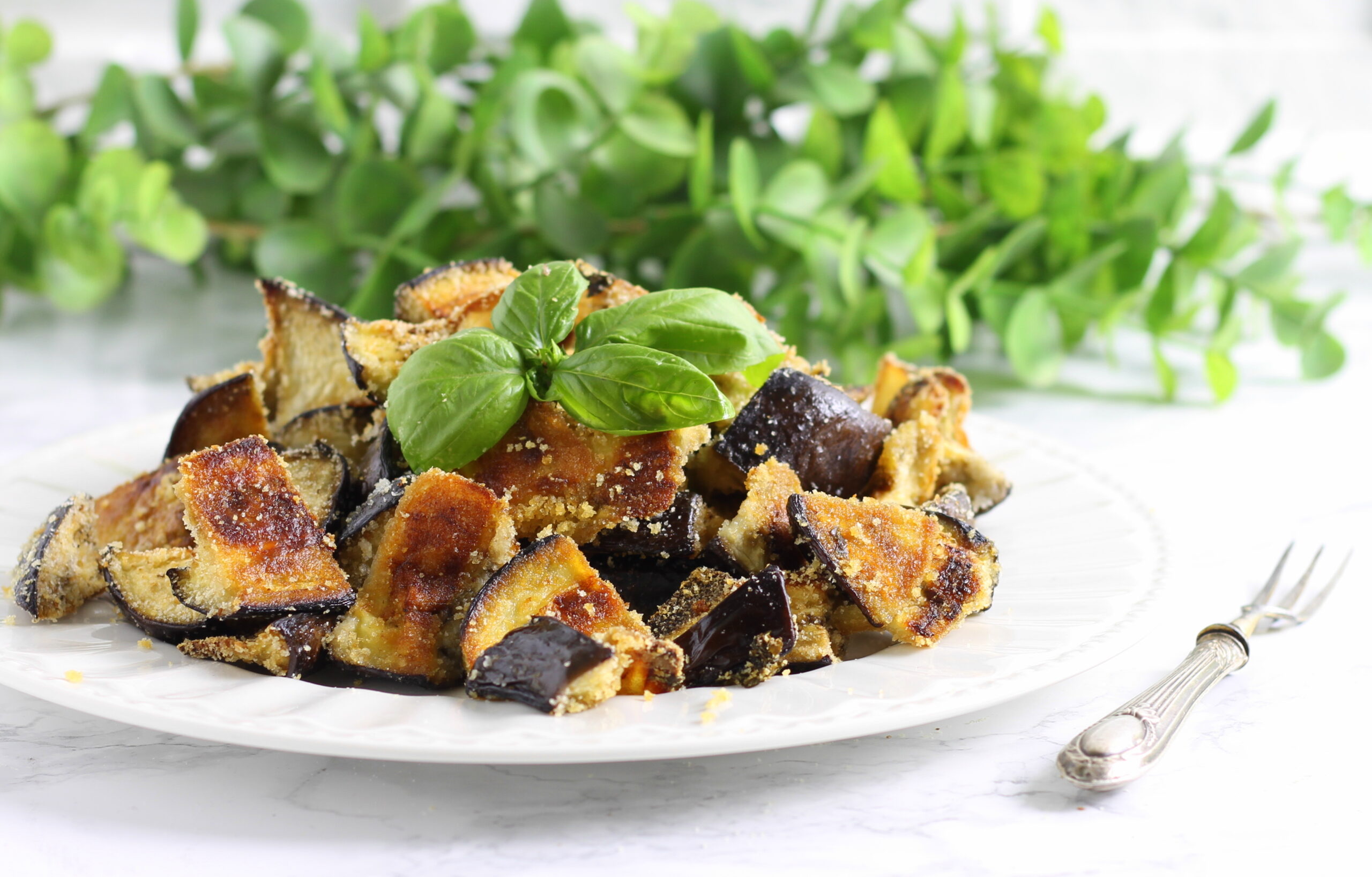 Aubergines en morceaux gratinées au four