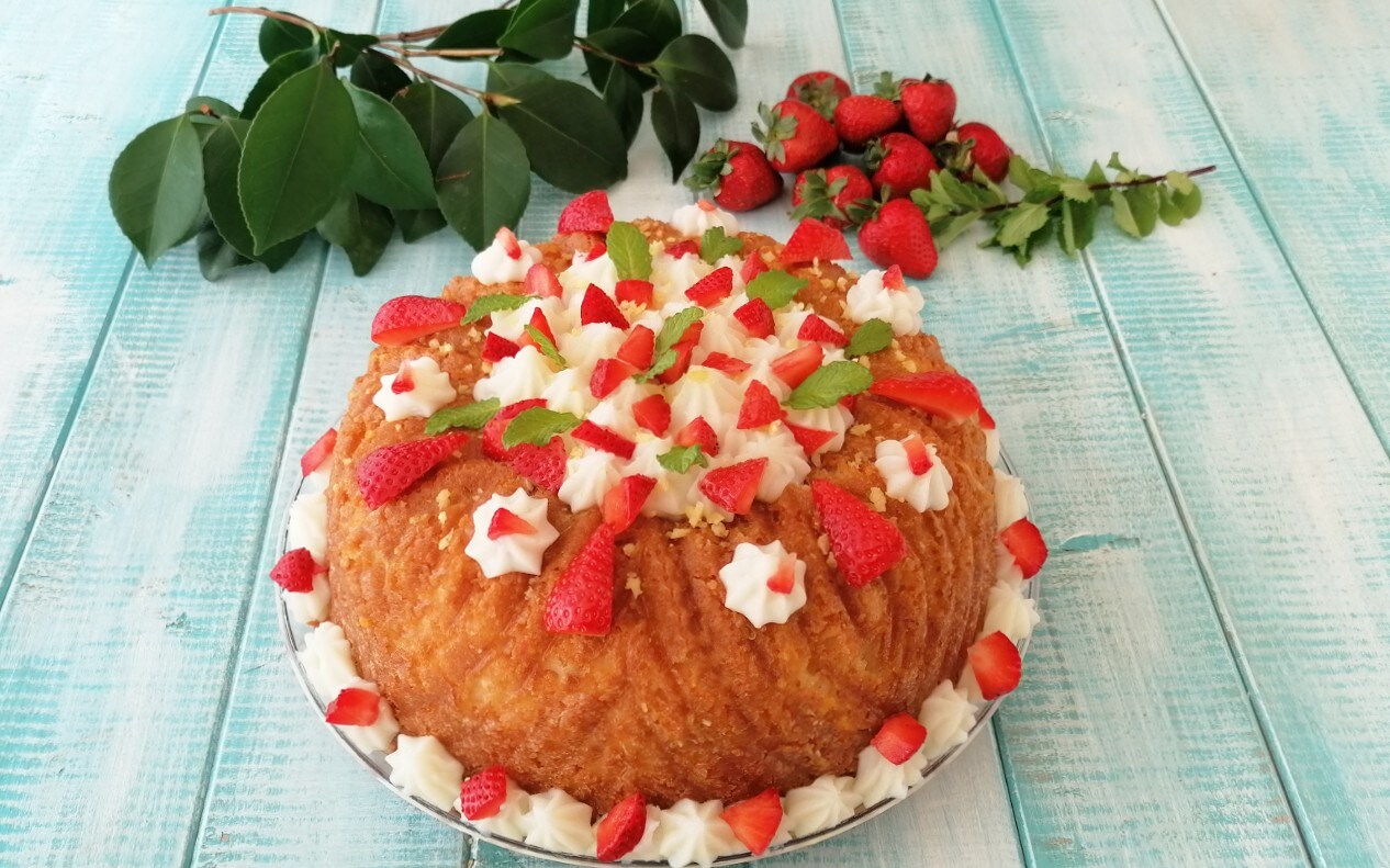 Babà aux FRAISES MOELLEUX ET DÉLICIEUX