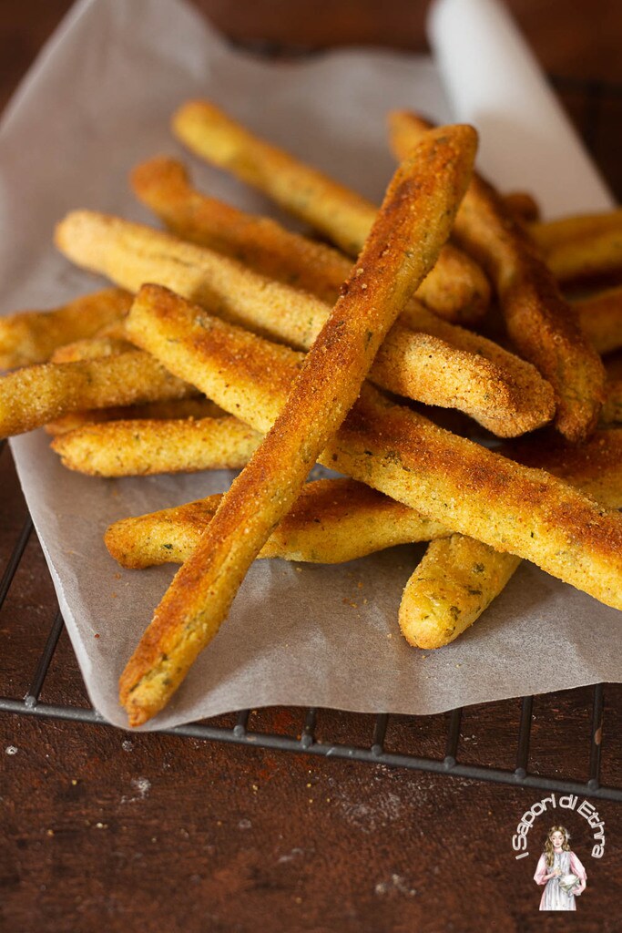 Bâtonnets de pommes de terre et courgettes croustillants